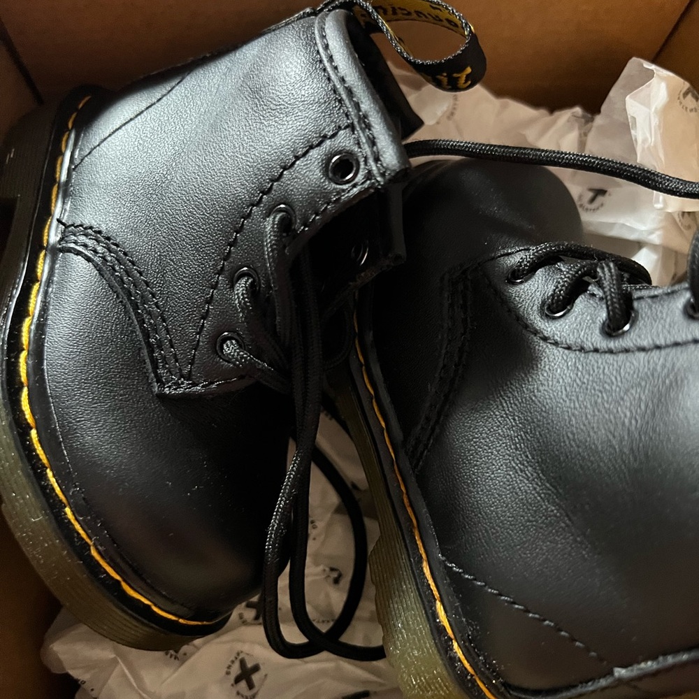 Brand new dr marten kids size 4